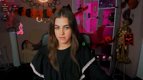 yume_sakura_ online show from 10/31/25, 12:06