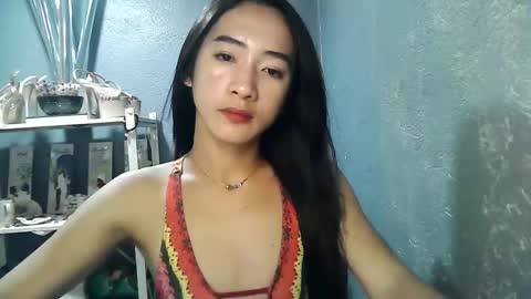 yumi_18 online show from 01/05/26, 05:27