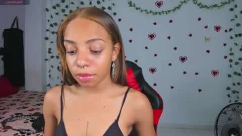 yumi_hanna online show from 04/18/26, 04:49