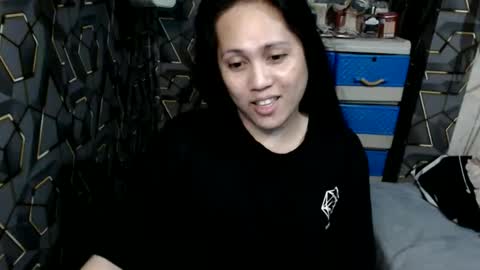 Snapshot of yumi_white chatting on 10/27/25, 03:49 yumi online show from 10/27/25, 03:49