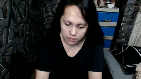 Snapshot of yumi_white chatting on 11/10/25, 04:28 yumi online show from 11/10/25, 04:28