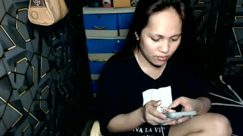 yumi online show from 06/18/26, 05:41