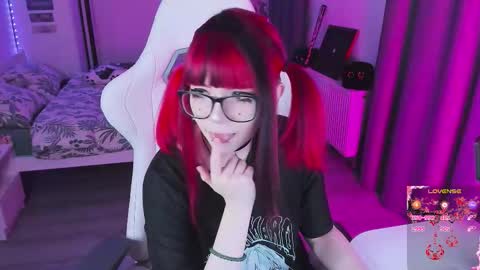 Yumi 3 online show from 01/18/26, 02:32