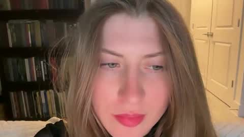 yumiandwolf online show from 03/08/25, 07:38