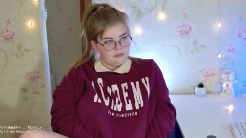 Polly online show from 10/31/25, 04:30