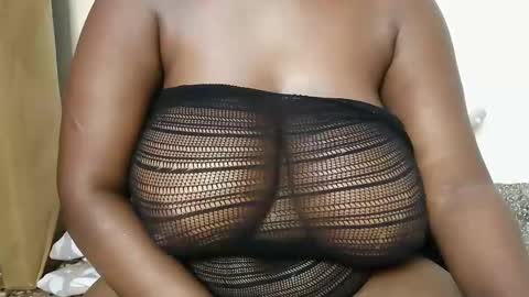 yummy_boobs01 online show from 03/18/26, 01:09