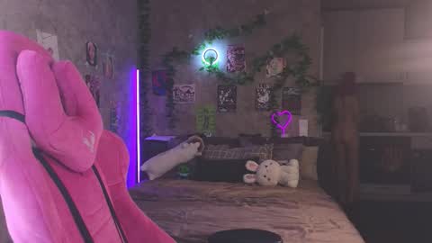 Lisa online show from 10/04/25, 07:34