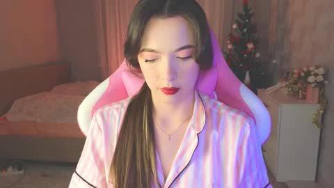 Snapshot of yuna_sunshy chatting on 12/20/25, 01:56 Yuna online show from 12/20/25, 01:56