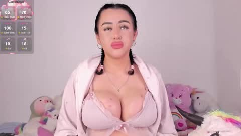 yunahott_ online show from 02/20/26, 05:04