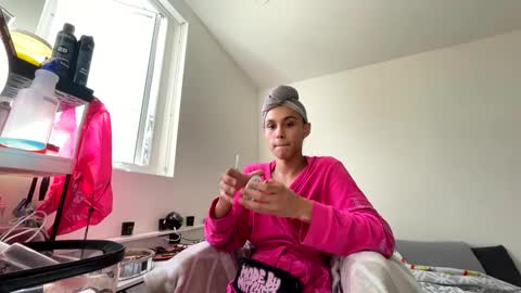 BbyTSSLut online show from 10/03/25, 10:07