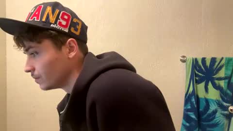 Snapshot of yungstudbev chatting on 01/12/25, 06:28 yungstudbev online show from 01/12/25, 06:28