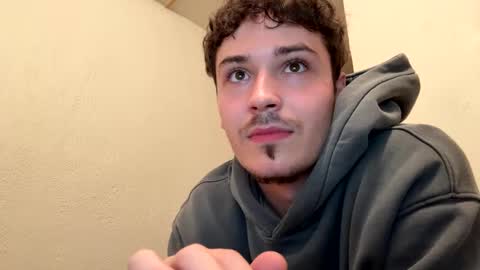 Snapshot of yungstudbev chatting on 09/26/25, 03:54 yungstudbev online show from 09/26/25, 03:54