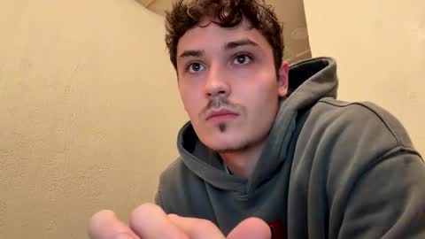 Snapshot of yungstudbev chatting on 10/04/25, 01:36 yungstudbev online show from 10/04/25, 01:36