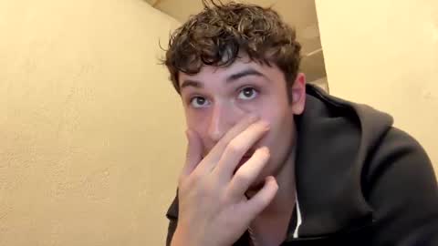 Snapshot of yungstudbev chatting on 10/12/25, 01:15 yungstudbev online show from 10/12/25, 01:15