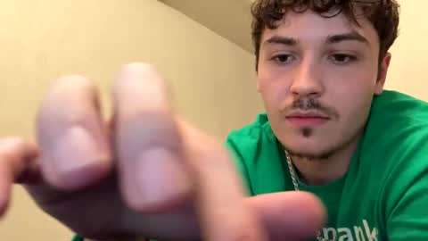 Snapshot of yungstudbev chatting on 10/17/25, 02:04 yungstudbev online show from 10/17/25, 02:04