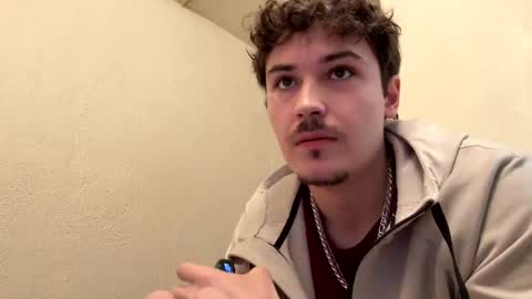 Snapshot of yungstudbev chatting on 10/26/25, 06:58 yungstudbev online show from 10/26/25, 06:58