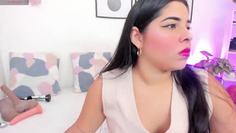 Yunna online show from 09/29/25, 11:26