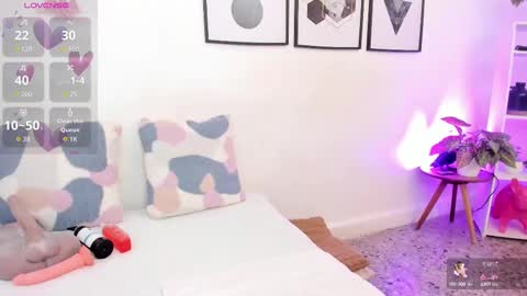 Yunna online show from 10/10/25, 11:31