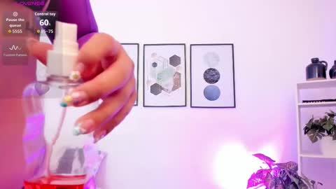 Yunna online show from 11/03/25, 11:33