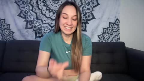 yurdreams_22 online show from 11/16/25, 05:35