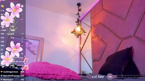 Snapshot of yuri_stars chatting on 01/08/25, 04:00 Yuri Stars online show from 01/08/25, 04:00