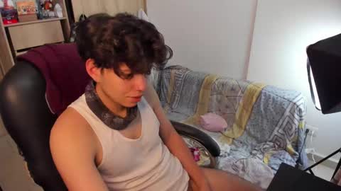 yurii_moody online show from 10/22/25, 06:18