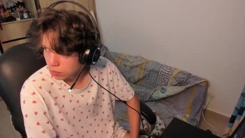 yurii_moody online show from 11/18/25, 08:35