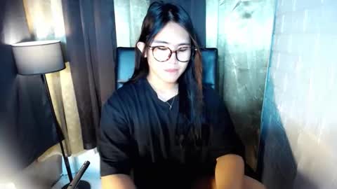 yuriyumixx_xoxo online show from 10/28/25, 09:39