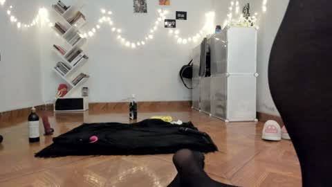 paola online show from 12/07/24, 09:22