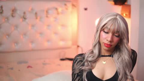 Yuyi Cam online show from 10/06/25, 03:37