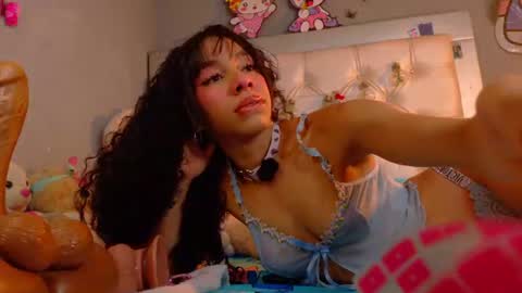 Yuyi Cam online show from 07/27/26, 07:48