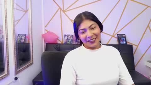 Snapshot of yvanna__smith chatting on 02/02/26, 04:55 yvanna__smith online show from 02/02/26, 04:55