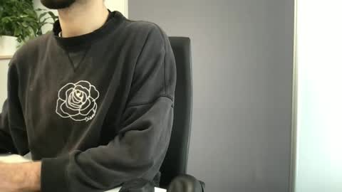 Snapshot of yvesbunnny chatting on 11/28/25, 08:50 yvesbunnny online show from 11/28/25, 08:50