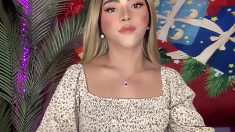 Snapshot of yvonne_guidotti chatting on 12/29/24, 07:32 Miss Cali online show from 12/29/24, 07:32