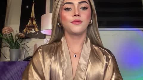 Snapshot of yvonne_guidotti chatting on 10/08/25, 07:22 Miss Cali online show from 10/08/25, 07:22