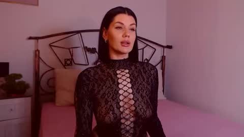 I V Y   online show from 02/20/26, 09:26