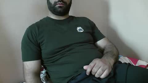 Snapshot of yxxtxxdentyk chatting on 06/04/26, 04:51 Bi BearXXX online show from 06/04/26, 04:51