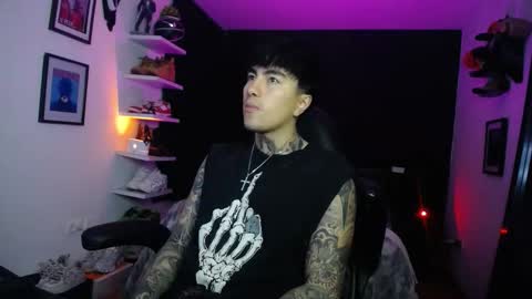 zac_muller1 online show from 11/16/25, 11:21