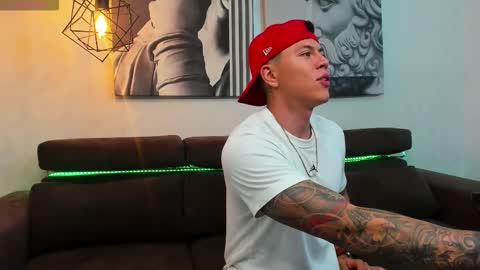 Snapshot of zacandmarcosmg_ chatting on 10/21/25, 09:59 zacandmarcosmg_ online show from 10/21/25, 09:59