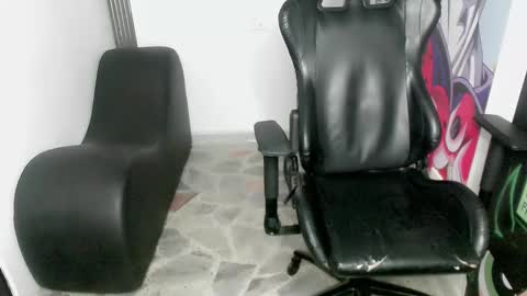 Snapshot of zacariass_ chatting on 12/28/24, 08:48 ZACARIAS online show from 12/28/24, 08:48