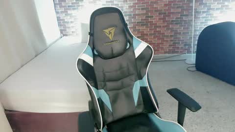 Snapshot of zacariass_ chatting on 09/15/25, 03:39 ZACARIAS online show from 09/15/25, 03:39