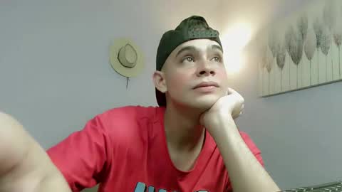 Snapshot of zacariass_ chatting on 10/20/25, 03:40 ZACARIAS online show from 10/20/25, 03:40