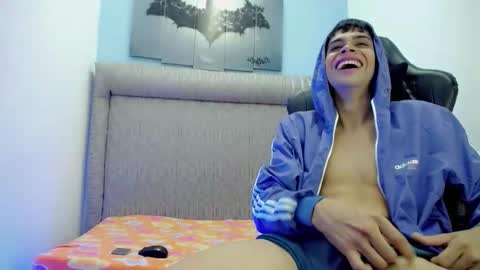 Snapshot of zacariass_ chatting on 03/08/26, 03:21 ZACARIAS online show from 03/08/26, 03:21