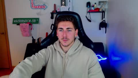 Snapshot of zach_rhyder chatting on 01/16/25, 01:58 Zach Rhyder online show from 01/16/25, 01:58