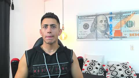 Snapshot of zachpri20 chatting on 12/19/24, 10:24 zachpri20 online show from 12/19/24, 10:24