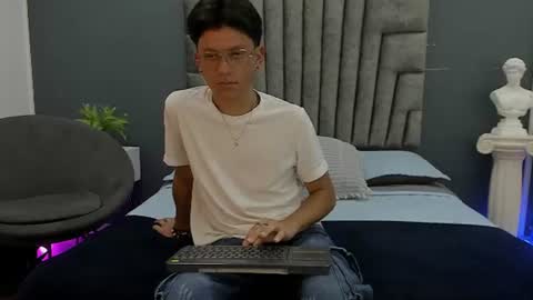 Zack Dehaan online show from 06/19/26, 04:06