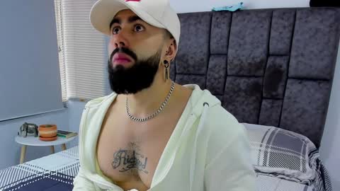 Snapshot of zack_froone chatting on 02/05/25, 05:09 Richard online show from 02/05/25, 05:09