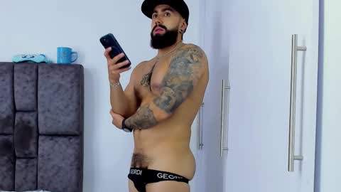 Snapshot of zack_froone chatting on 03/11/25, 03:34 Richard online show from 03/11/25, 03:34