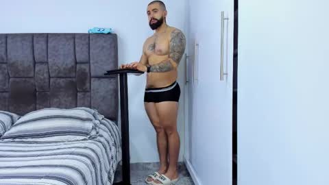 Snapshot of zack_froone chatting on 09/29/25, 01:49 Richard online show from 09/29/25, 01:49