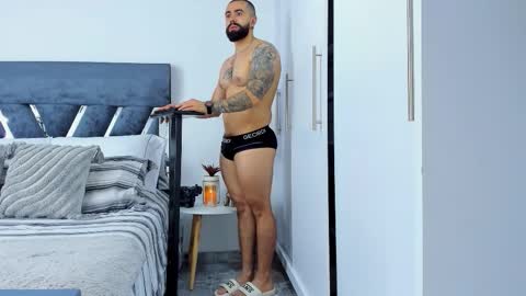 Snapshot of zack_froone chatting on 11/11/25, 12:49 Richard online show from 11/11/25, 12:49